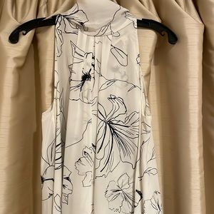 Diane Von Furnstenberg white sleeveless silk blouse, bow in the back size M